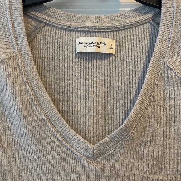 ABERCROMBIE & FITCH Soft & Cozy Sweater - Picture 2 of 4